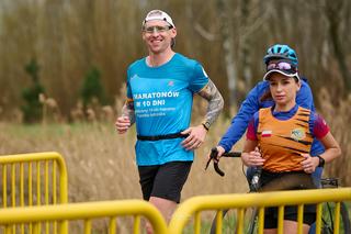 Niezniszczalny maratończyk z Pabianic. Przebiegnie 10 maratonów, żeby wesprzeć chore dzieci