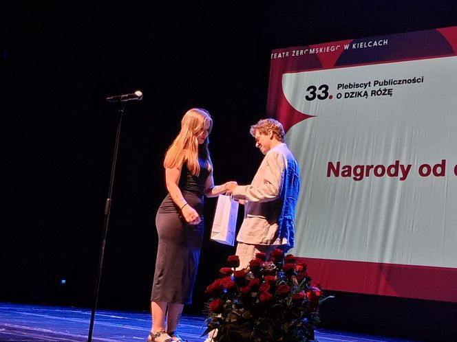 „Dzika Róża 2025” rozdana! Publiczność i dziennikarze wybrali najlepsze spektakle Teatru Żeromskiego w Kielcach