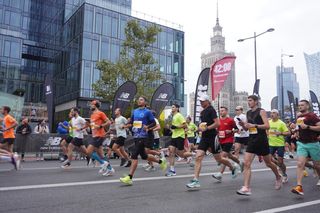 Uczestnicy biegu Nice To Fit You Warszawska Dycha 2025 na trasie