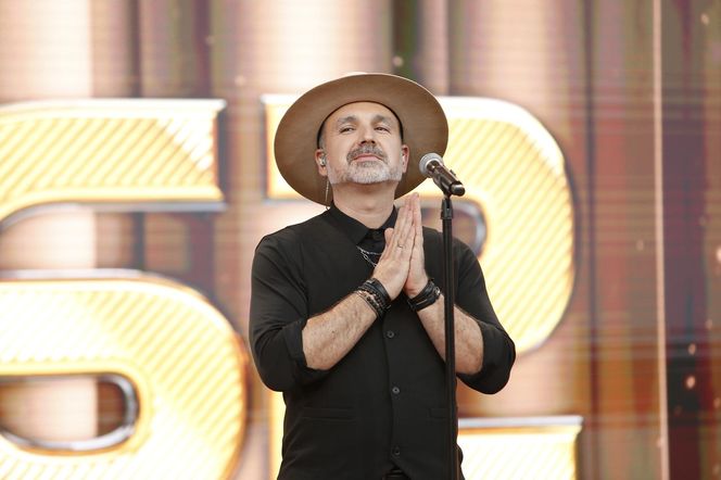 Znany dziennikarz i brat pogodynka TVP na scenie w Opolu. Grają w jednym zespole! Mało kto o tym wiedział 