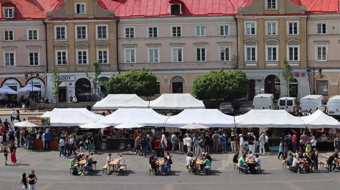 Tłumy na placu Zamkowym w Lublinie