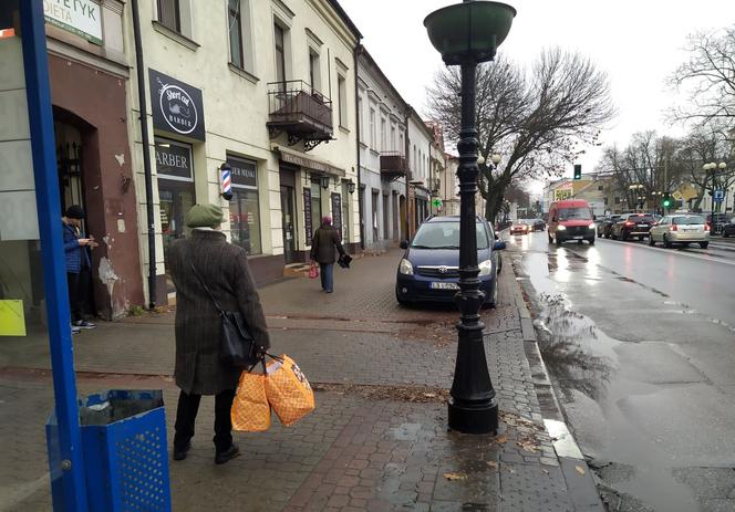 Obowiązują kolejne obostrzenia. Co myślą o nich siedlczanie? [SONDA AUDIO]