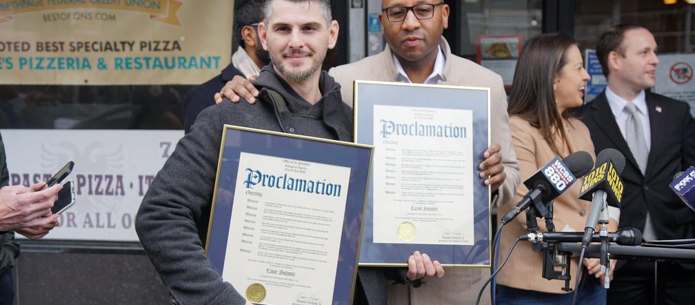 Queens wyróżniło bohaterów