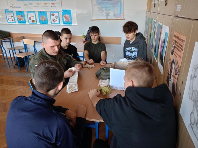 Prowadzone w ramach programu Edukacja z Wojskiem zajęcia w szkołach będą się odbywać do 13 grudnia 2024 roku.