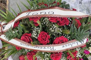 Grób 66-latka, który zmarł w radiowozie w Markowej