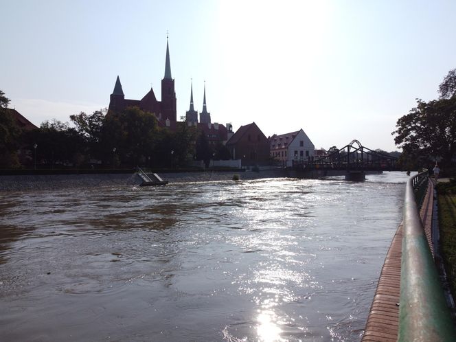 Wrocław. Fala w centrum miasta.