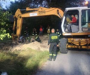 Koń wpadł do studni. Na pomoc ruszyli nie tylko strażacy