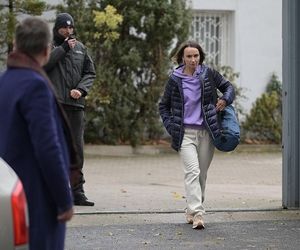 Pierwsza miłość, odcinek 3967: Melka (Ewa Jakubowska), adwokat - mecenas Dubicz (Marcin Kiszluk)