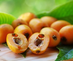 Nesperas, loquat, nieśplik japoński: egzotyczny owoc deserowy i na przetwory