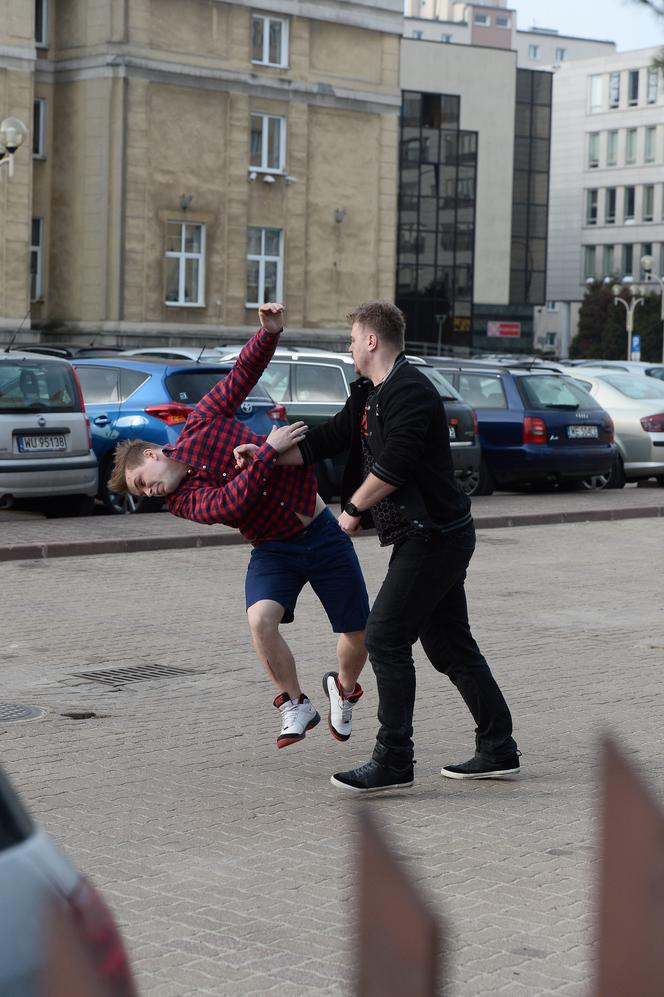Marek Molak bójka na ulicy