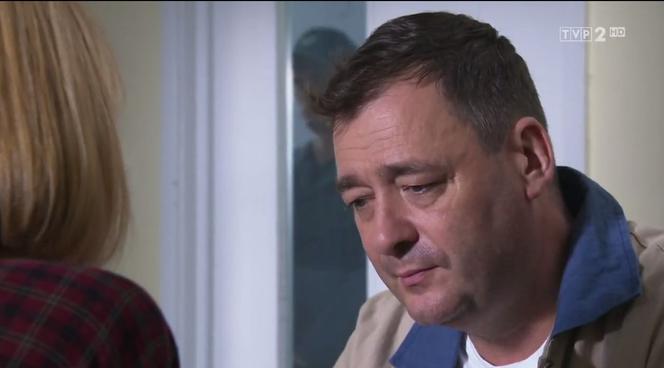 Barwy szczęścia odc. 2001. Artur Chowański (Jacek Rozenek)