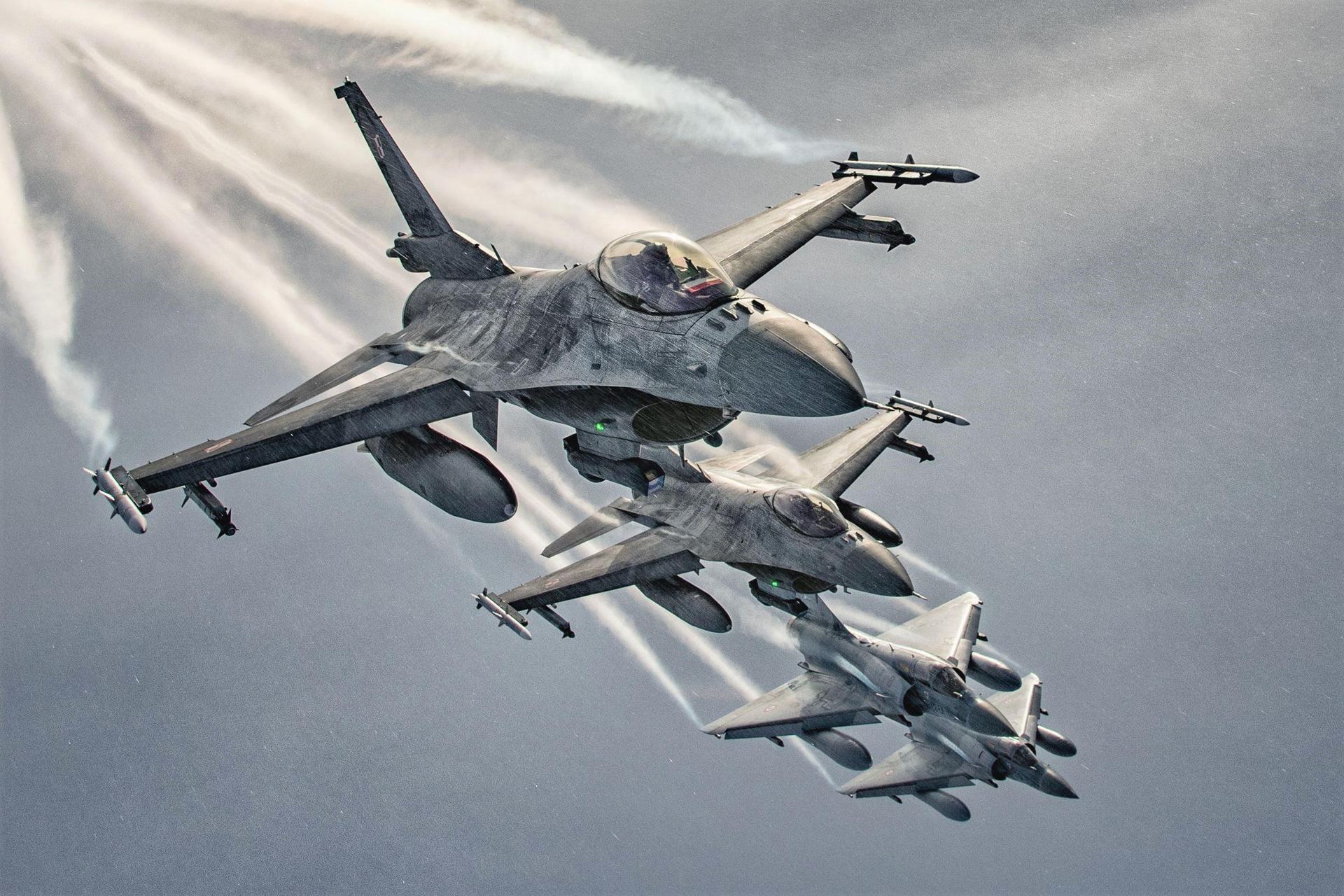 F-16 i Mirage 2000 nad Estonią