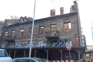 Zabytowa warszawska kamienica przy Łuckiej 8 legła w gruzach