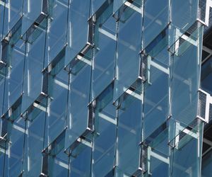 Jak zmieniały się systemy wentylacji przez fasadę? – rozwiązania techniczne 