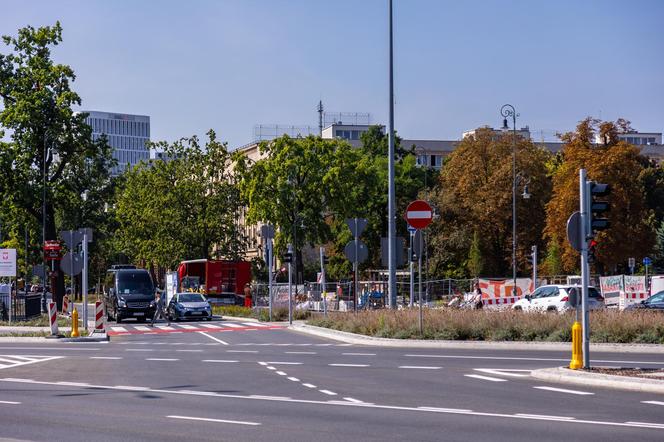 Efekty remontu pl. Na Rozdrożu w Warszawie