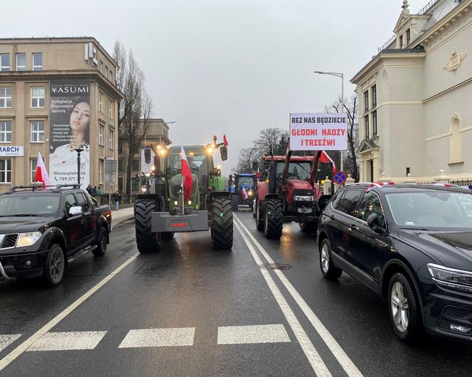 Strajk rolników w centrum Zielonej Góry. Przedsiębiorcy wyjechali na ulice 