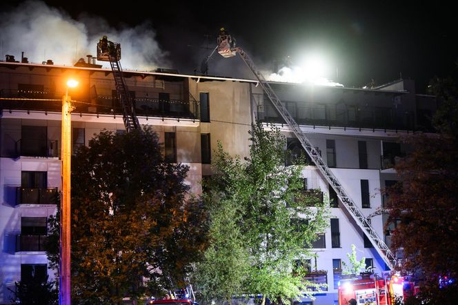 Pożar bloku w Poznaniu. Akcja gaśnicza przy ul. Krańcowej. Ewakuacja mieszkańców!