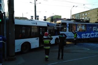 Zderzenie tramwaju z autobusem w centrum Szczecina. Motornicza z zarzutami