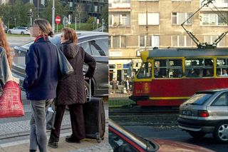 Pasażerowie zbierali szczęki z podłogi! Nie do wiary kto wsiadł do tramwaju jak gdyby nigdy nic...