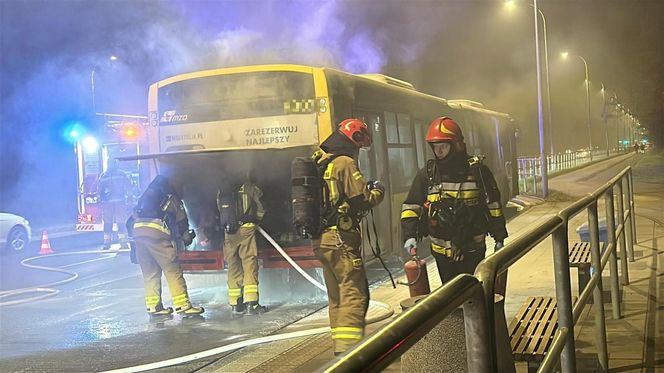 Pożar autobusu w Warszawie