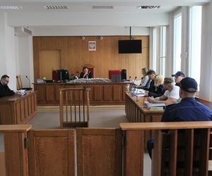 „Siedział ogłuszony w samochodzie”. Kolejna rozprawa ws. tragicznego wypadku na Trasie Łazienkowskiej w Warszawie