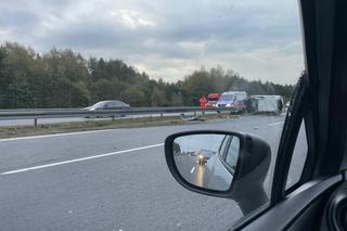 Wypadek na A1. Auto wjechało w cysternę
