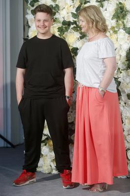 Dominika Ostałowska i jej syn Hubert Zduniak