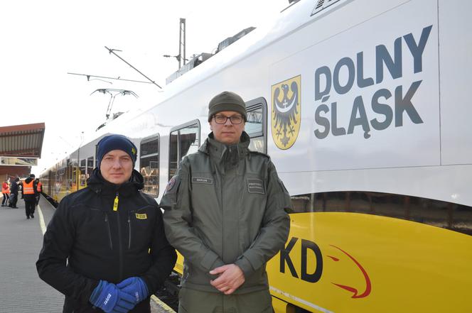 Przemyśl: Coraz sprawniej działa transport uchodźców w głąb Polski