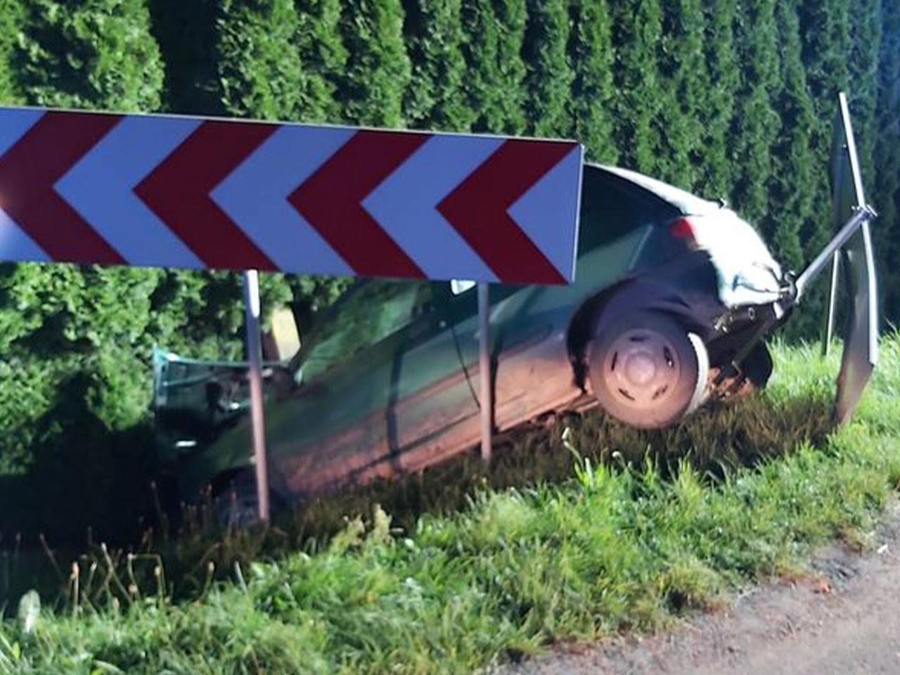 Pijany spowodował kolizję i uciekł. Gdy go zatrzymali, doszło do szarpaniny