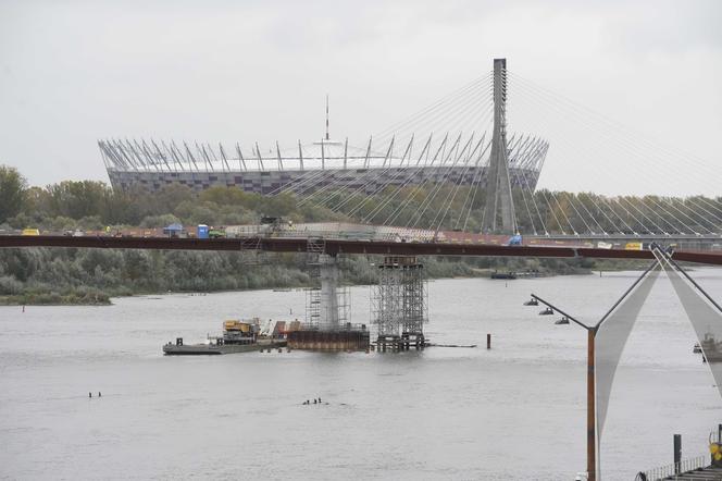 Nowy most pieszo-rowerowy w Warszawie połączył brzegi Wisły