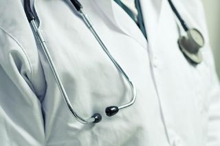Lekarz uderzony w twarz przez kuracjusza. Szokujący powód agresji