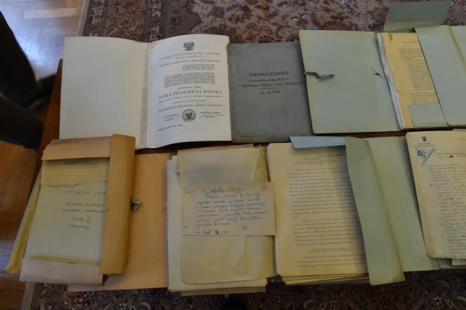Szczecin: Historyczne dokumenty znalezione w urzędzie miasta