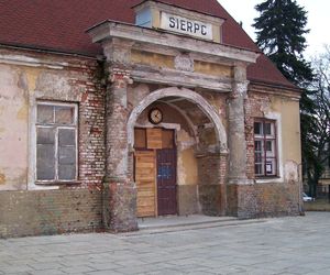 Dworzec w Sierpcu przed modernizacją (2008)