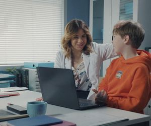 M jak miłość, odcinek 1874: Szymek (Staś Szczypiński), Aneta (Ilona Janyst)