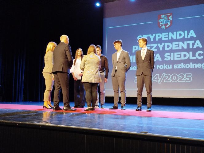 Blisko 700 najzdolniejszych siedleckich uczniów z nagrodami za dokonania w nauce!