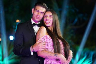 Czy Karolina z Adrianem są po programie parą? Ja to wszystko przeżywam