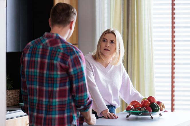 Na Wspólnej odc. 3621: Igor (Jakub Wesołowski), Elżbieta (Paulina Chapko)