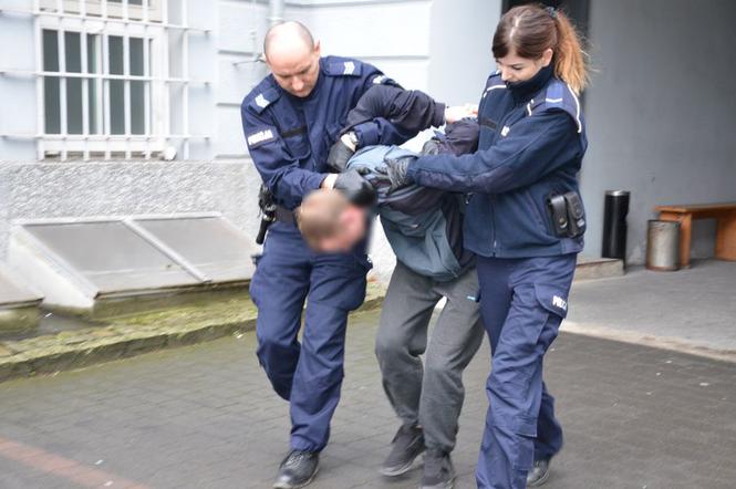 Oszustwa na policjanta w Gdańsku. Zatrzymano dwie osoby