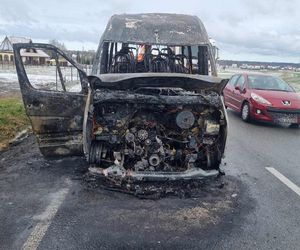 Bus spłonął na drodze pod Tarnowem. Jechało nim ponad 20 osób