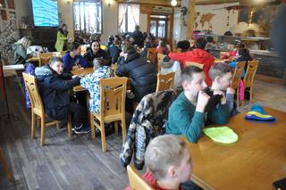 Karatecy ze Skarżyska na stoku narciarskim w Krajnie