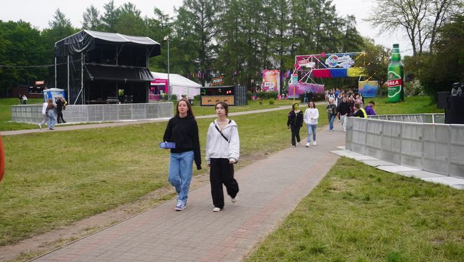 Kortowiada 2025. Koncerty na Plaży Kortowskiej przyciągnęły tłumy. Tak wyglądał drugi dzień imprezy!