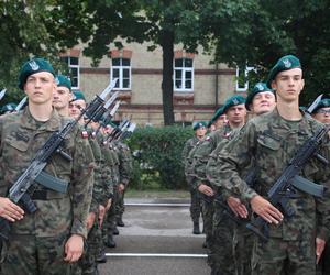 Żołnierz zrobił to podczas przysięgi. Wszystkim odebrało mowę