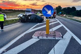 Nie żyje 61-letnia kobieta, kierowca BMW w ciężkim stanie. Tragiczny wypadek na DK 17