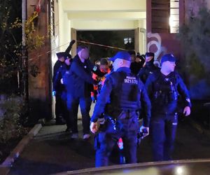 Furiat szalał na Mokotowie. Zrzucał meble na samochody