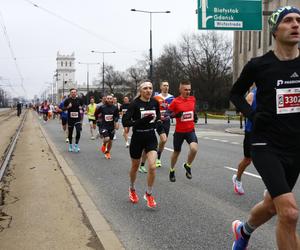 Bieg na Piątkę 2024, Warszawa - zdjęcia. Biegłeś? Szukaj się w galerii!