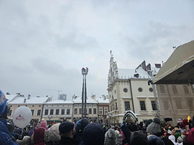 Jarmark Bożonarodzeniowy w Rzeszowie. Parada św. Mikołaj 2023 