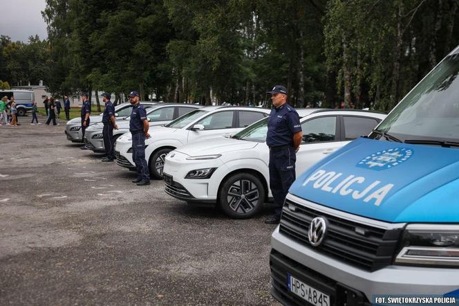 Nieoznakowany radiowóz Starachowice 