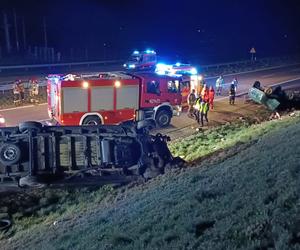 10 osób rannych w zderzeniu busa z żukiem 