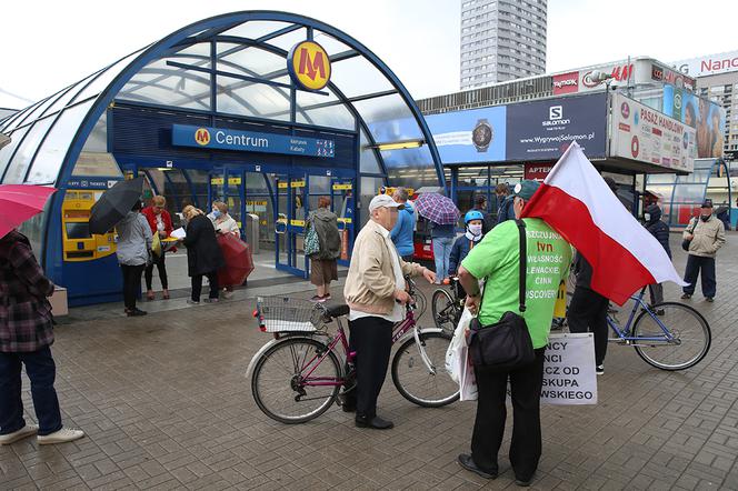 Trzaskowski rozpoczął zbiórkę podpisów w centrum Warszawy
