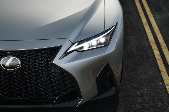 2021 Lexus IS